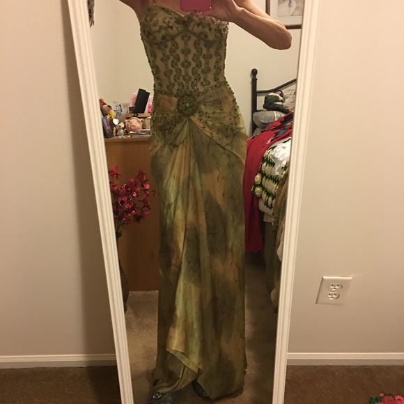 Jovani Dresses & Skirts - Dolce jovani formal dress